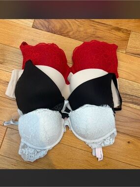 Multi-coloured lace bra bundle - 4 bras
#lingerie